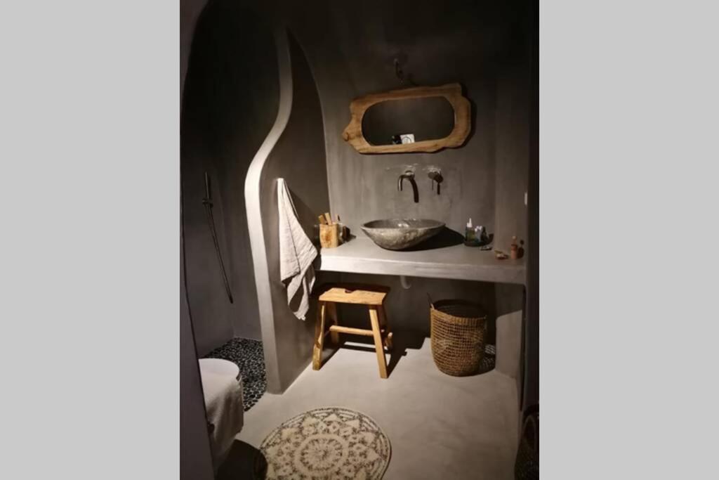 Santorini Folia Cave House With Jacuzzi Pýrgos Exterior foto